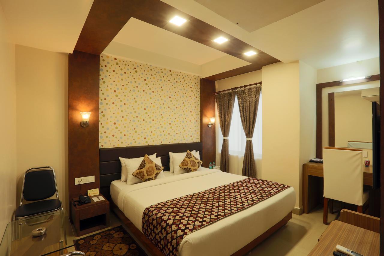 Hotel SJ International Guwahati Esterno foto