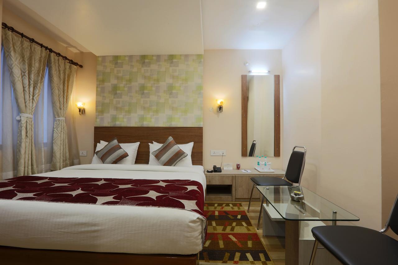 Hotel SJ International Guwahati Esterno foto