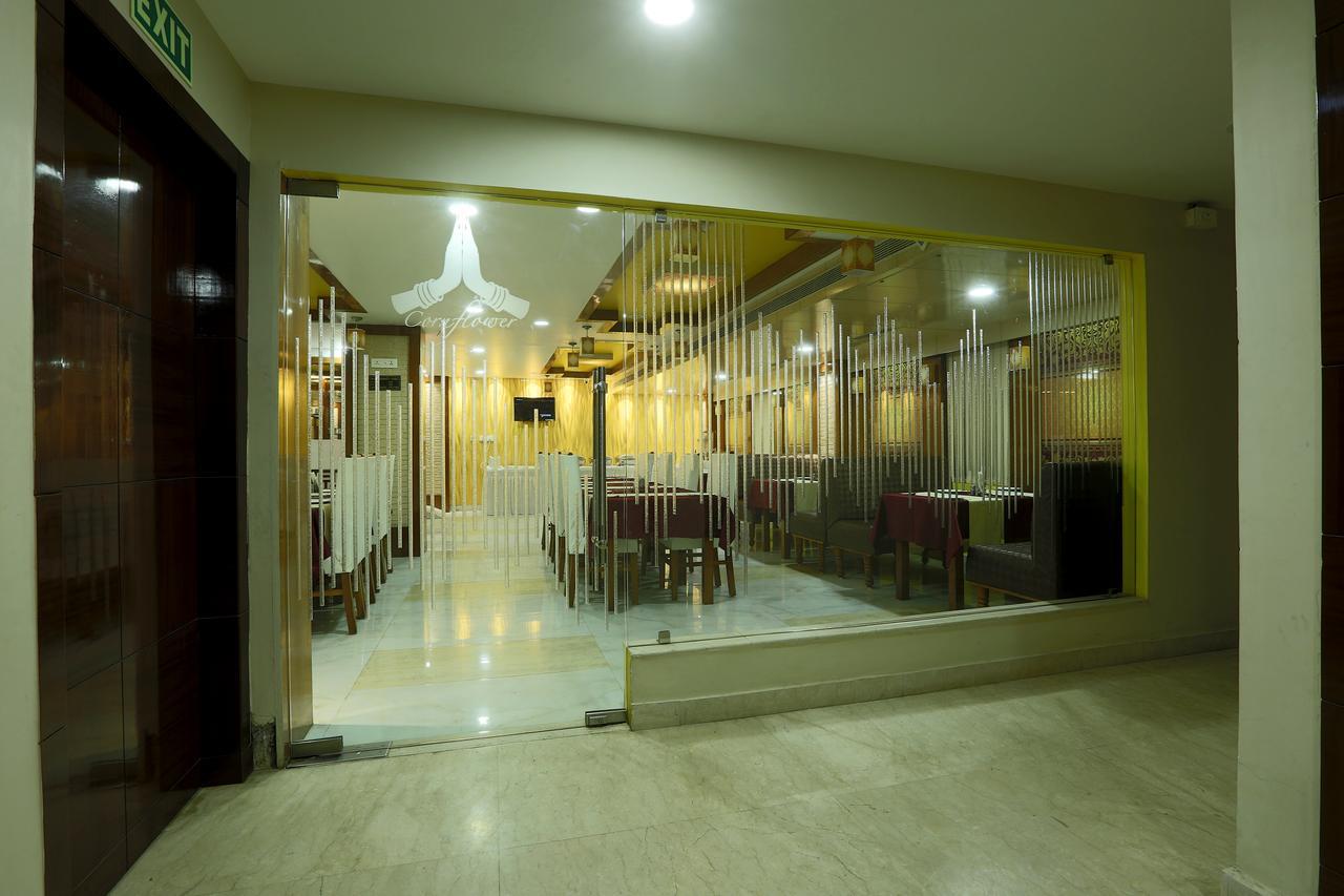 Hotel SJ International Guwahati Esterno foto