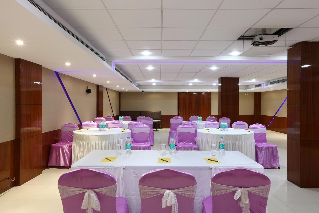 Hotel SJ International Guwahati Esterno foto