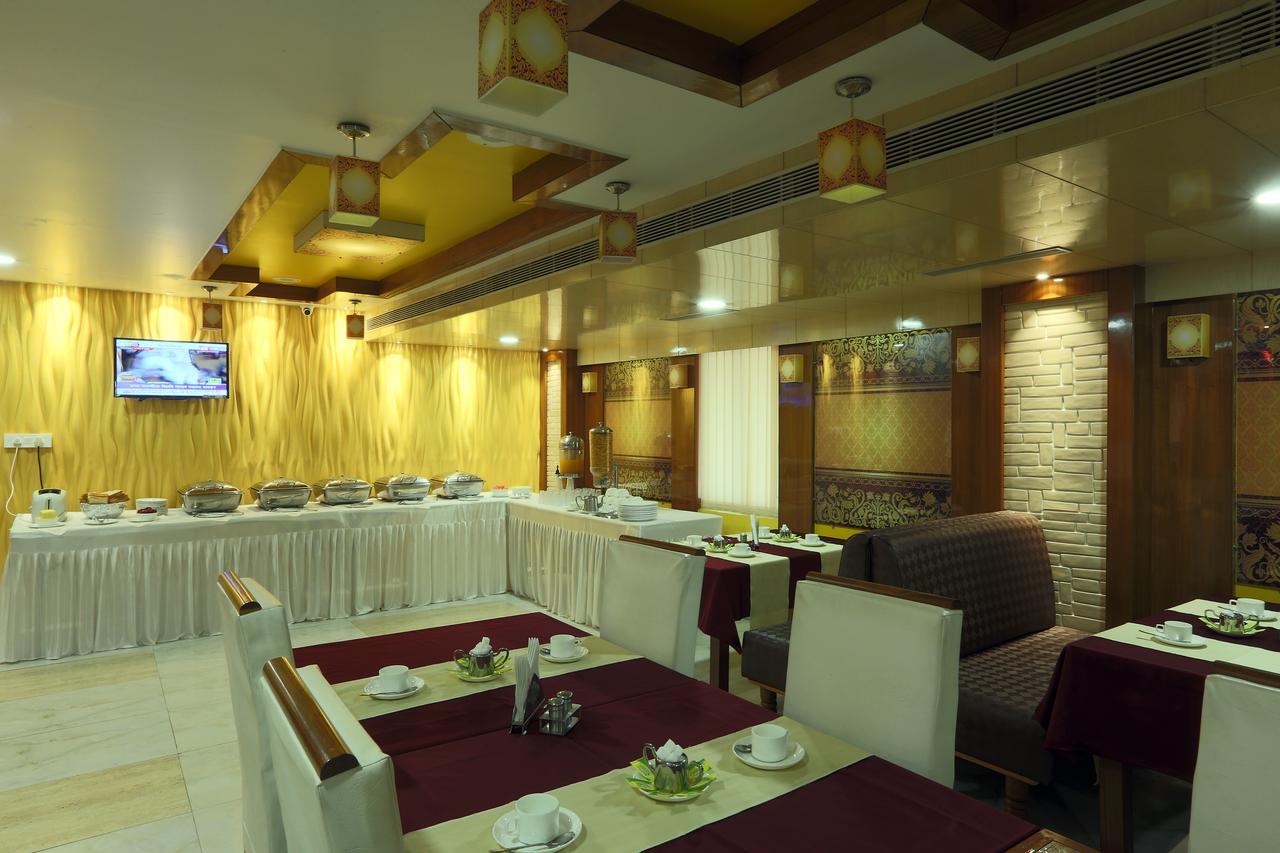 Hotel SJ International Guwahati Esterno foto