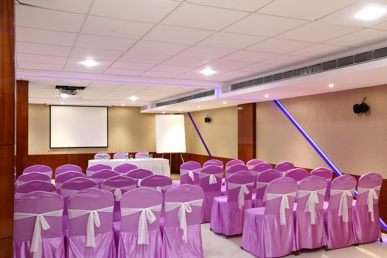 Hotel SJ International Guwahati Esterno foto