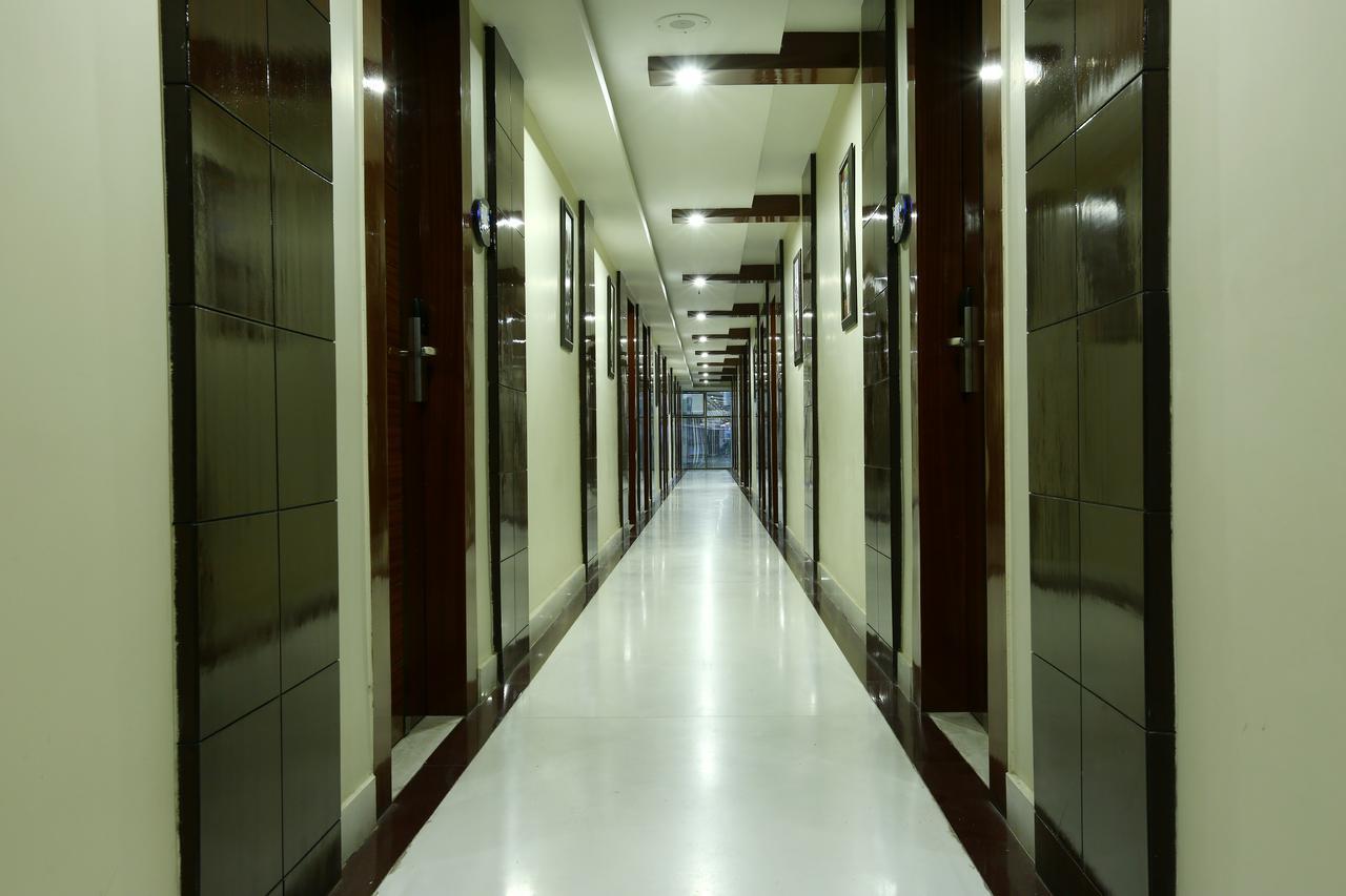 Hotel SJ International Guwahati Esterno foto