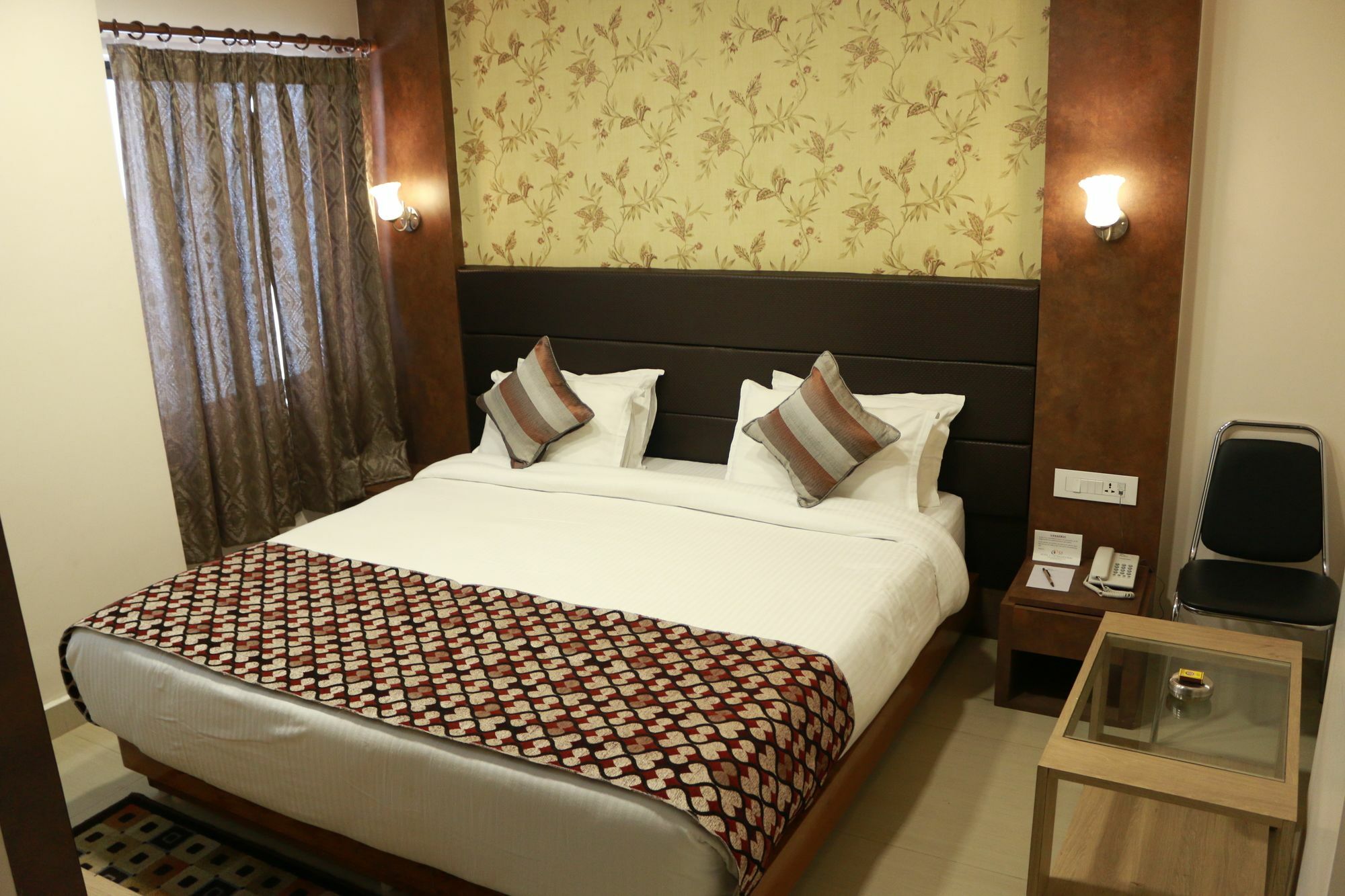Hotel SJ International Guwahati Esterno foto